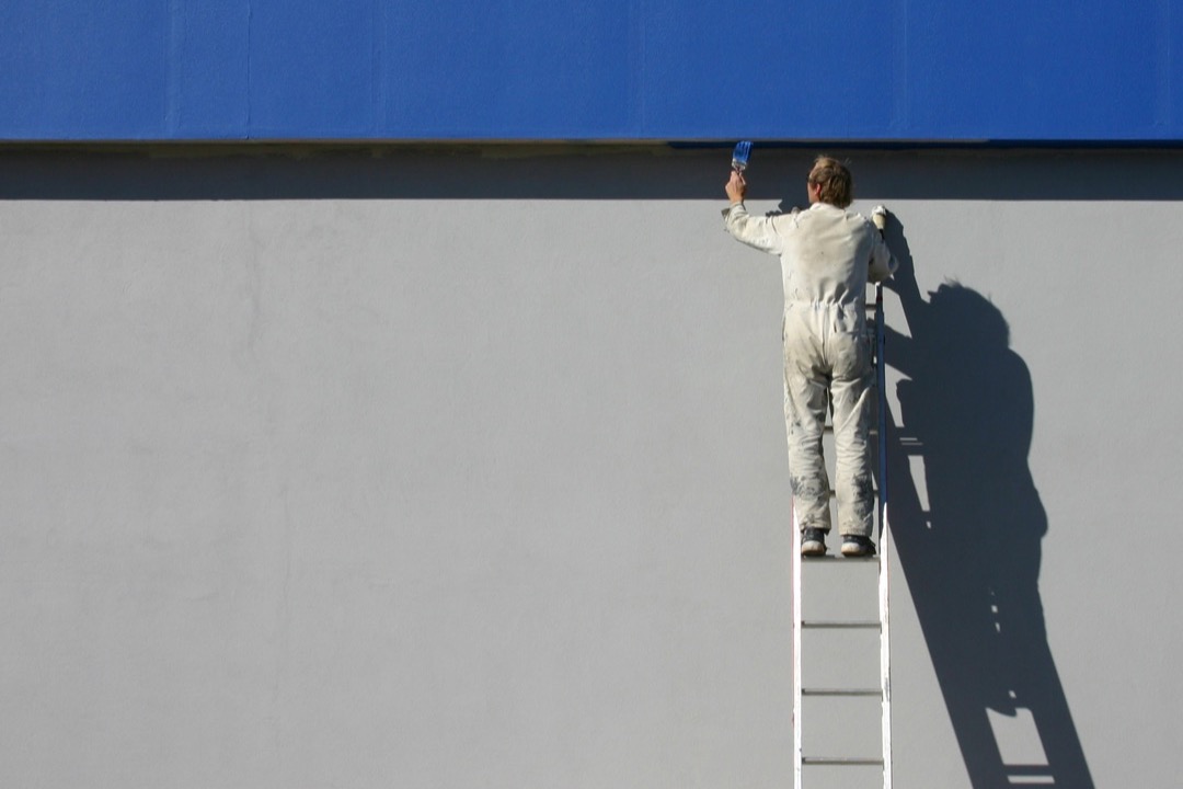 How to Paint a Room Like a Pro: What Contractors Know That DIYers Skip